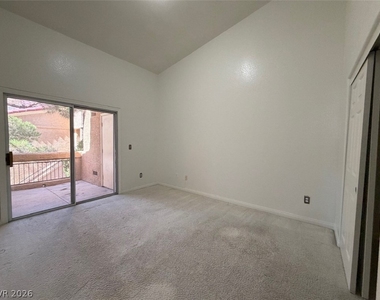 900 Heavenly Hills Court - Photo Thumbnail 21