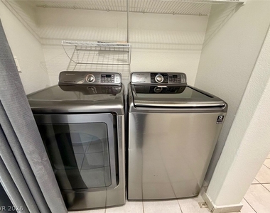 900 Heavenly Hills Court - Photo Thumbnail 31