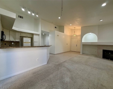 900 Heavenly Hills Court - Photo Thumbnail 9