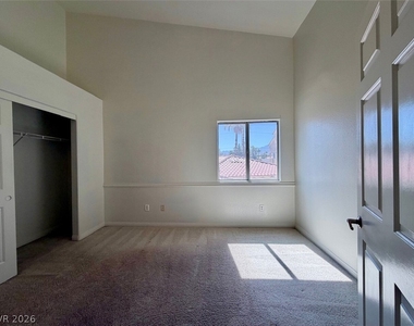 900 Heavenly Hills Court - Photo Thumbnail 32