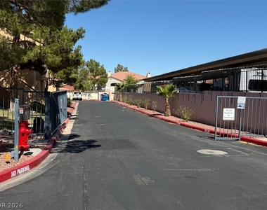 900 Heavenly Hills Court - Photo Thumbnail 47