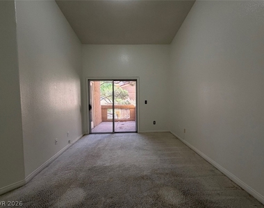 900 Heavenly Hills Court - Photo Thumbnail 22