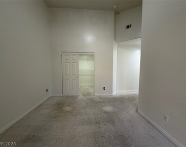 900 Heavenly Hills Court - Photo Thumbnail 23
