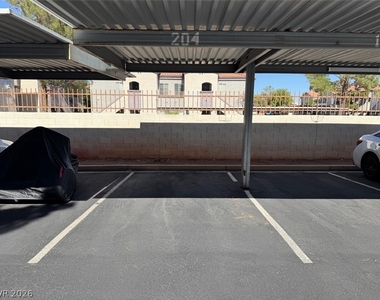 900 Heavenly Hills Court - Photo Thumbnail 46