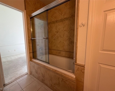 900 Heavenly Hills Court - Photo Thumbnail 37