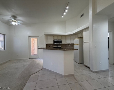 900 Heavenly Hills Court - Photo Thumbnail 10
