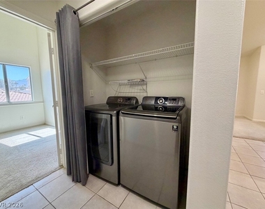 900 Heavenly Hills Court - Photo Thumbnail 30