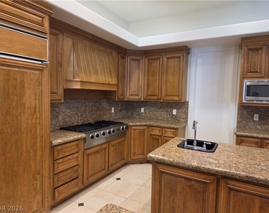 2100 Bogart Court - Photo Thumbnail 8