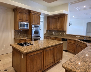 2100 Bogart Court - Photo Thumbnail 7
