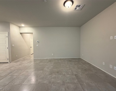 7473 Garnet Moon Street - Photo Thumbnail 14