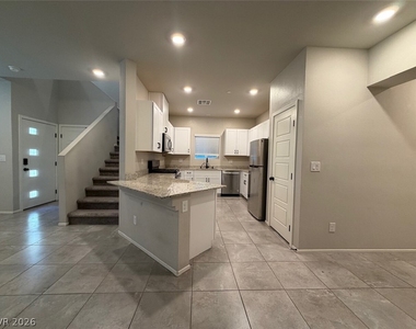 7473 Garnet Moon Street - Photo Thumbnail 16