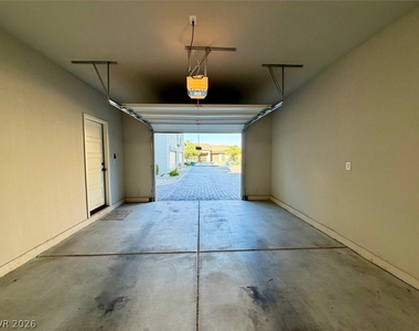 7473 Garnet Moon Street - Photo Thumbnail 84