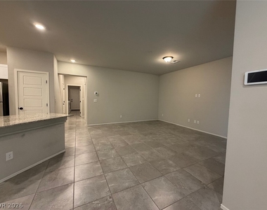 7473 Garnet Moon Street - Photo Thumbnail 12