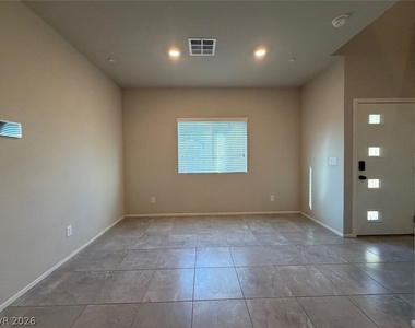 7473 Garnet Moon Street - Photo Thumbnail 11