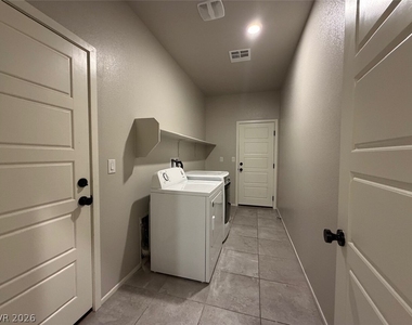 7473 Garnet Moon Street - Photo Thumbnail 31