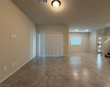 7473 Garnet Moon Street - Photo Thumbnail 15