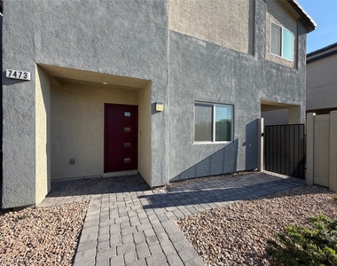 7473 Garnet Moon Street - Photo Thumbnail 4