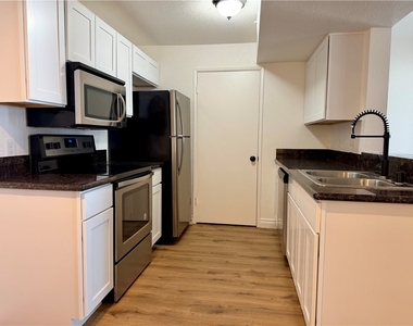 230 Mission Catalina Lane - Photo Thumbnail 3