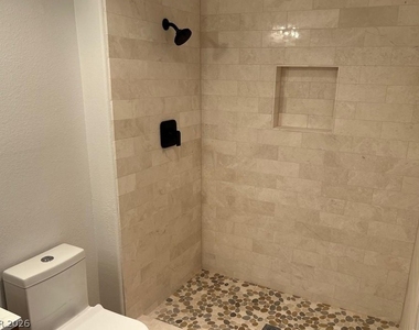 10012 Bundella Drive - Photo Thumbnail 11