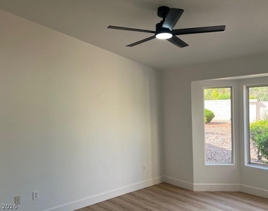 10012 Bundella Drive - Photo Thumbnail 9
