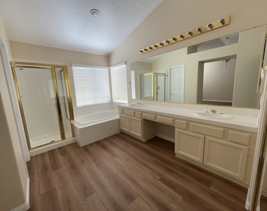 9765 Trail Rider Drive - Photo Thumbnail 14