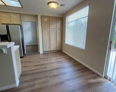 9765 Trail Rider Drive - Photo Thumbnail 7