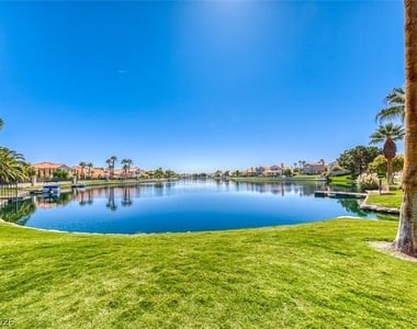 8421 Honeywood Circle - Photo Thumbnail 17