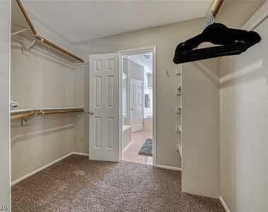 8421 Honeywood Circle - Photo Thumbnail 13