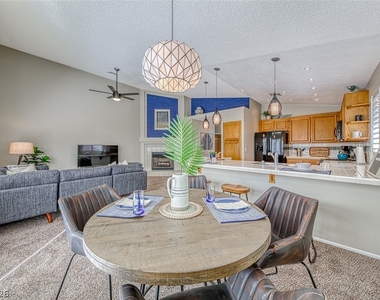 8421 Honeywood Circle - Photo Thumbnail 5