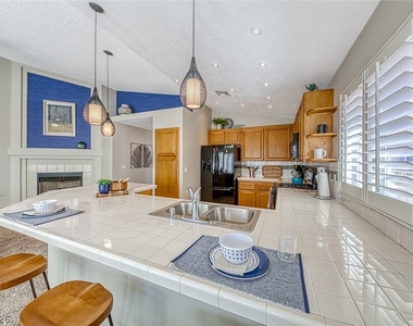 8421 Honeywood Circle - Photo Thumbnail 2
