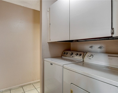 3928 Torsby Place - Photo Thumbnail 17