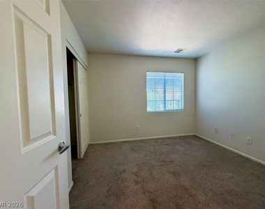 3619 American Pie Court - Photo Thumbnail 39