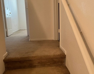 2511 April Breeze Lane - Photo Thumbnail 17