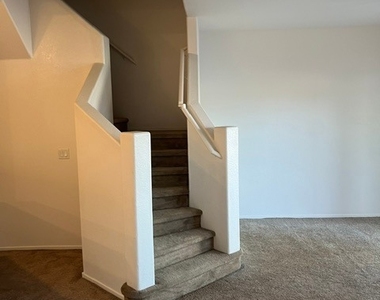 2511 April Breeze Lane - Photo Thumbnail 8