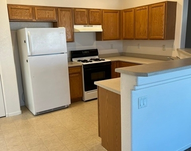 2511 April Breeze Lane - Photo Thumbnail 9