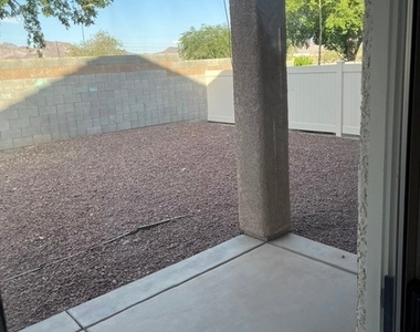 2511 April Breeze Lane - Photo Thumbnail 5