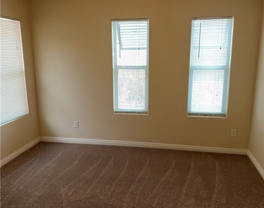 7213 Madarang Avenue - Photo Thumbnail 17