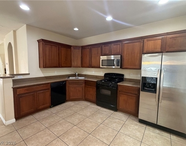 7213 Madarang Avenue - Photo Thumbnail 10