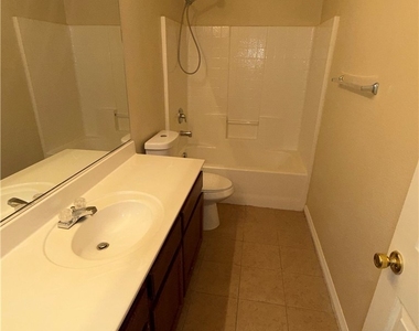 7213 Madarang Avenue - Photo Thumbnail 15