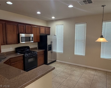7213 Madarang Avenue - Photo Thumbnail 9