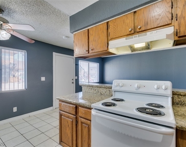 1641 N Lamont Street - Photo Thumbnail 21