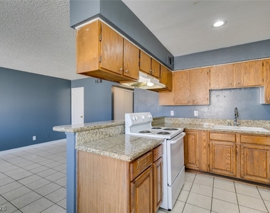 1641 N Lamont Street - Photo Thumbnail 22