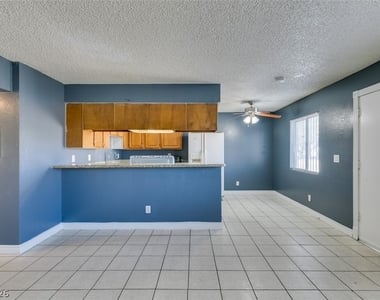 1641 N Lamont Street - Photo Thumbnail 11