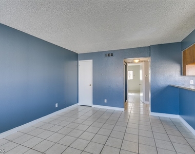 1641 N Lamont Street - Photo Thumbnail 5
