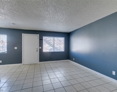 1641 N Lamont Street - Photo Thumbnail 8