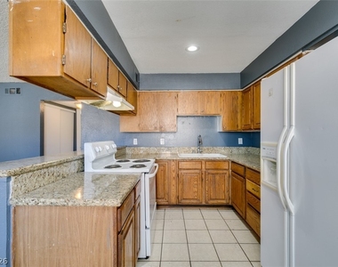 1641 N Lamont Street - Photo Thumbnail 20
