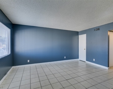 1641 N Lamont Street - Photo Thumbnail 6