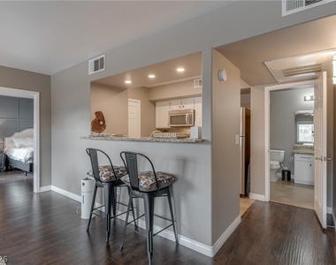 7255 W Sunset Road - Photo Thumbnail 9