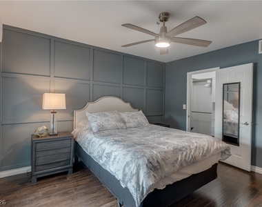 7255 W Sunset Road - Photo Thumbnail 13