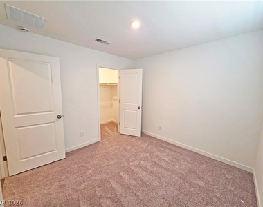 710 E Huyana Wind Drive - Photo Thumbnail 7